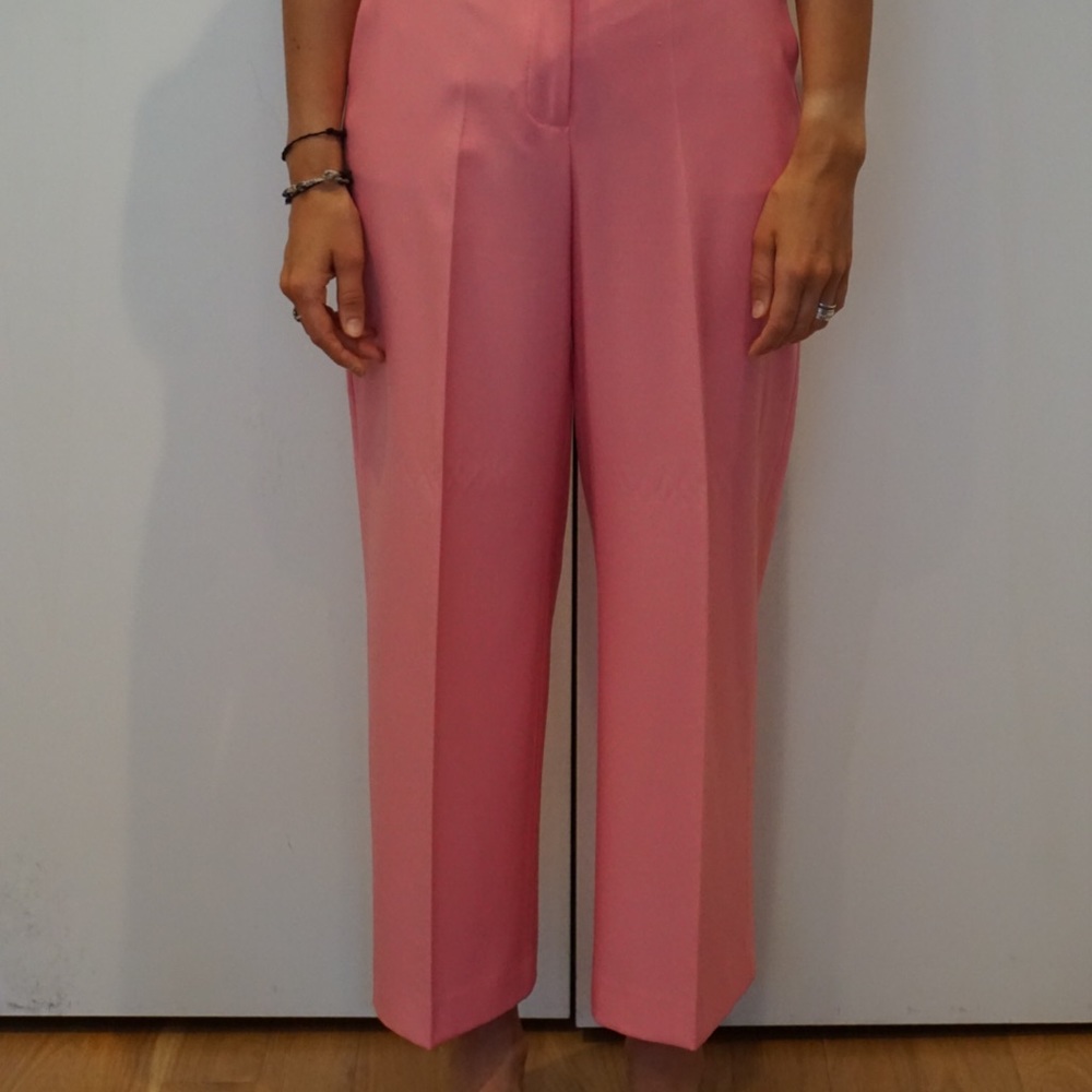 Pink cropped pants